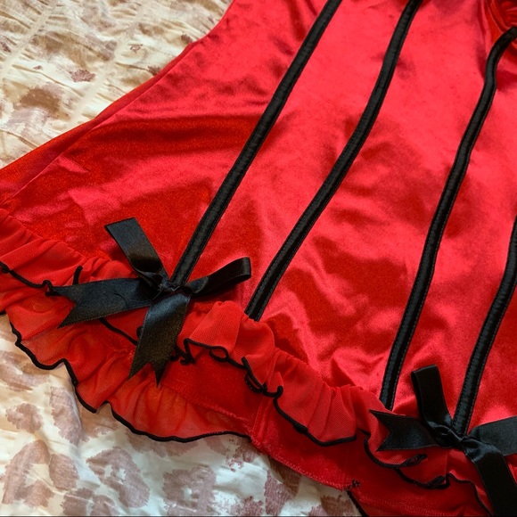 ❌SOLD❌ ❤️ Y2K Morbid Threads Red and Black bustier 😍 - Picture 3 of 7